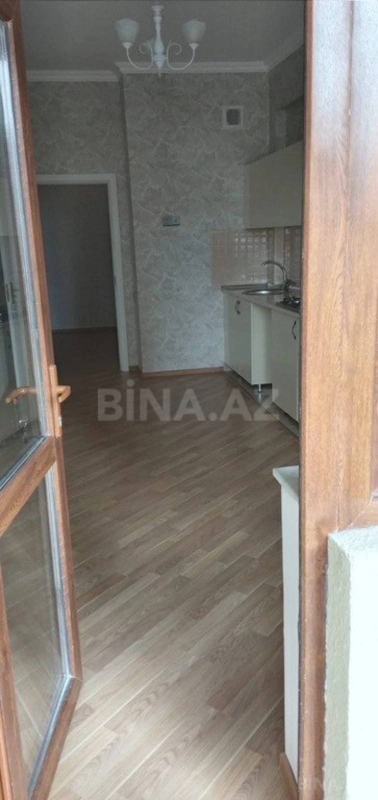Satılır 3 otaqlı mənzil 140 m²