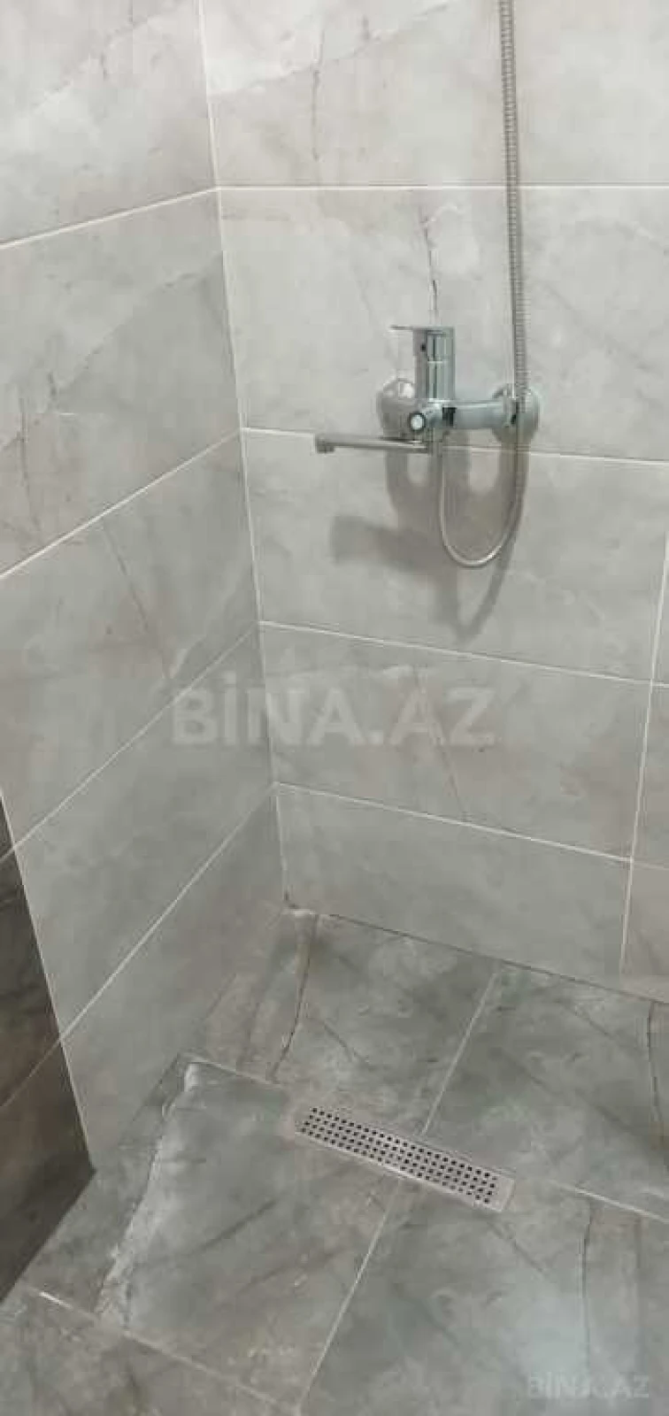 Satılır 3 otaqlı mənzil 140 m²