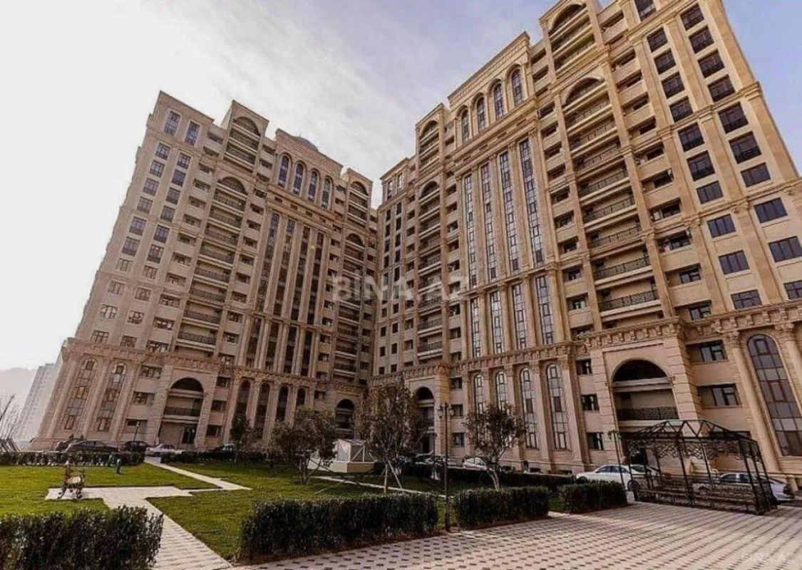 Satılır 3 otaqlı mənzil 140 m²