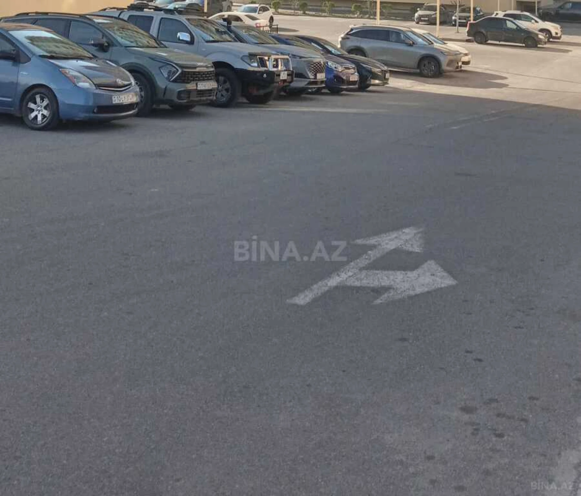 Satılır 3 otaqlı mənzil 140 m²