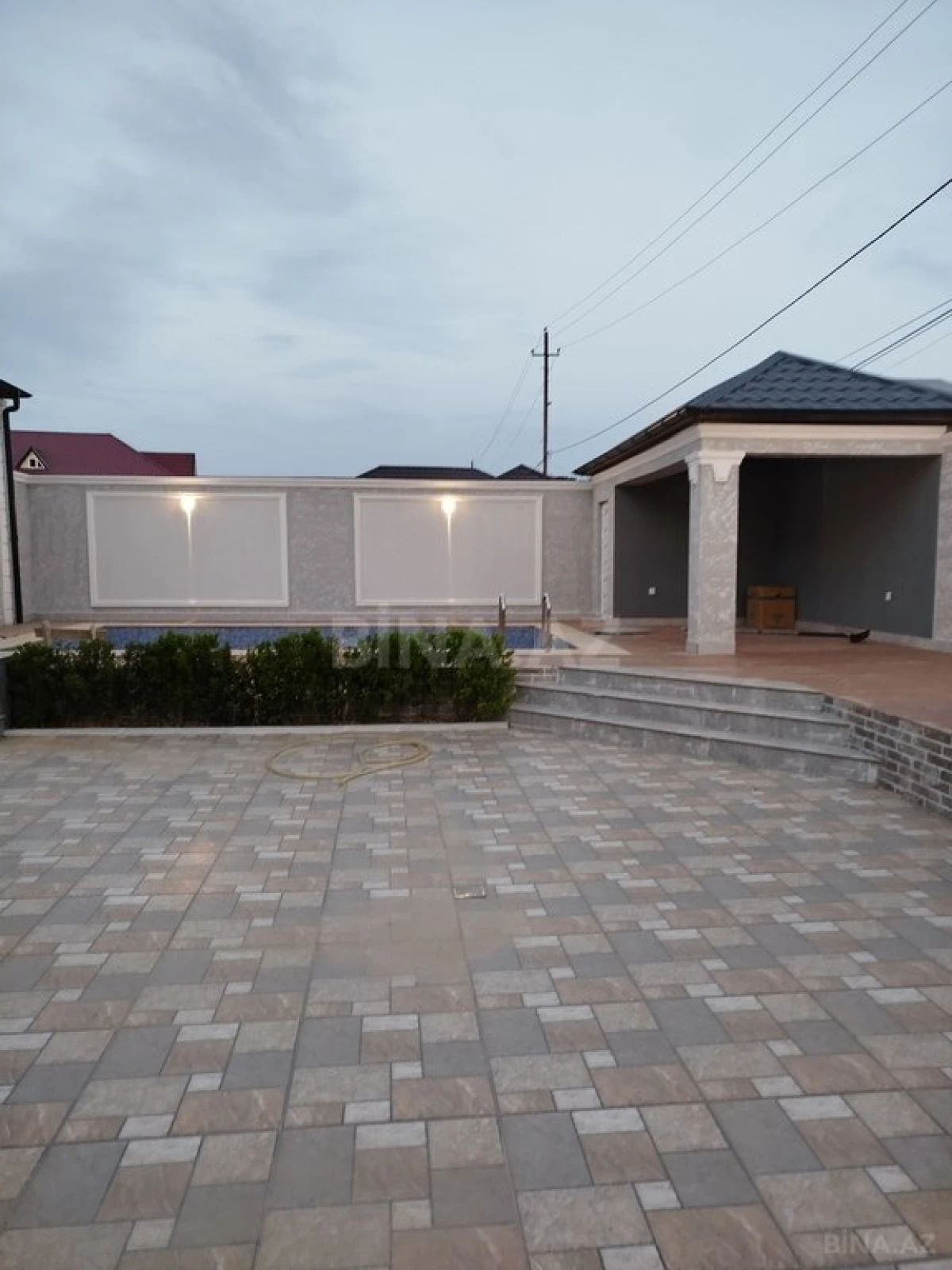 Satılır 5 otaqlı həyət evi 120 m²