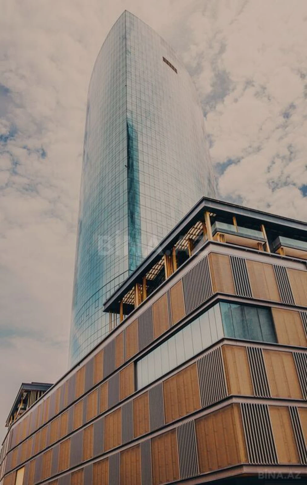 Satılır 2 otaqlı mənzil 89 m²