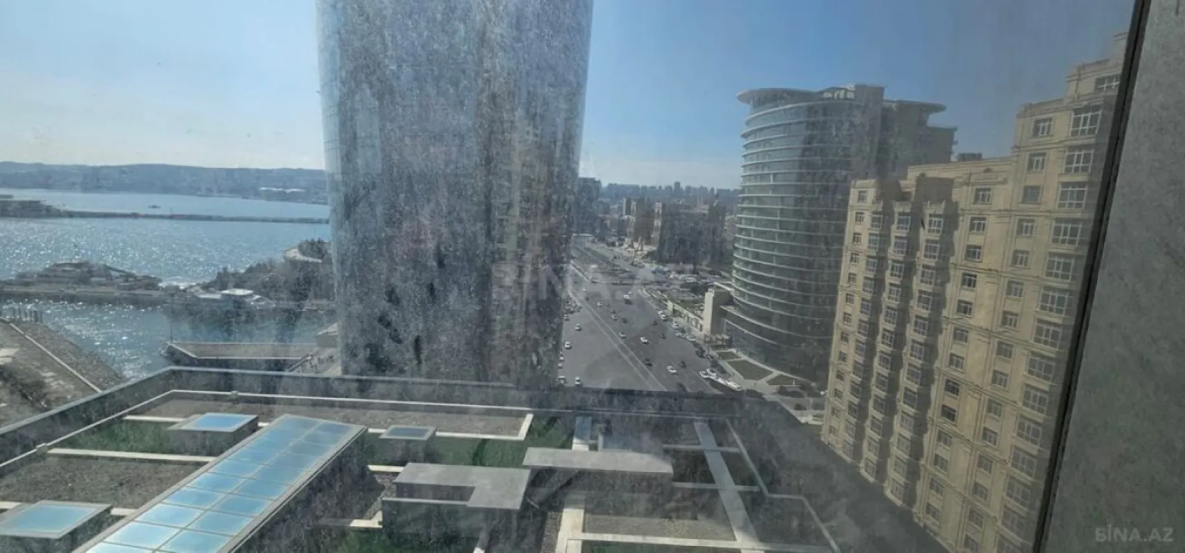 Satılır 3 otaqlı mənzil 172 m²