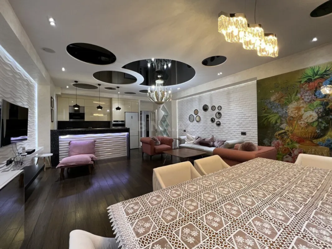 Kirayə verilir 3 otaqlı mənzil 120 m²