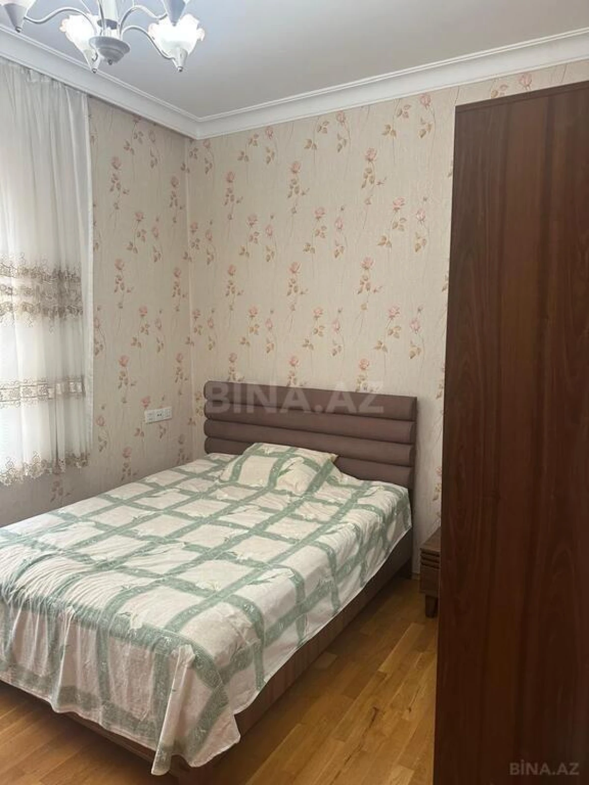 Satılır 8 otaqlı həyət evi 400 m²