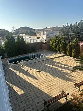 Satılır 8 otaqlı həyət evi 400 m²