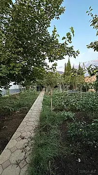 Satılır 8 otaqlı həyət evi 400 m²