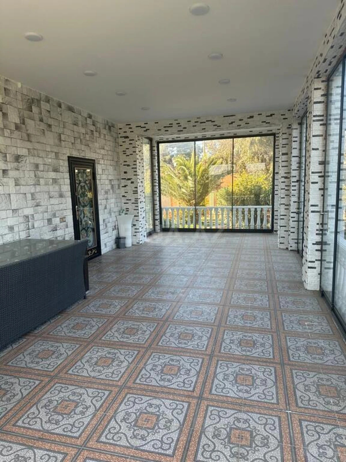 Satılır 8 otaqlı həyət evi 400 m²