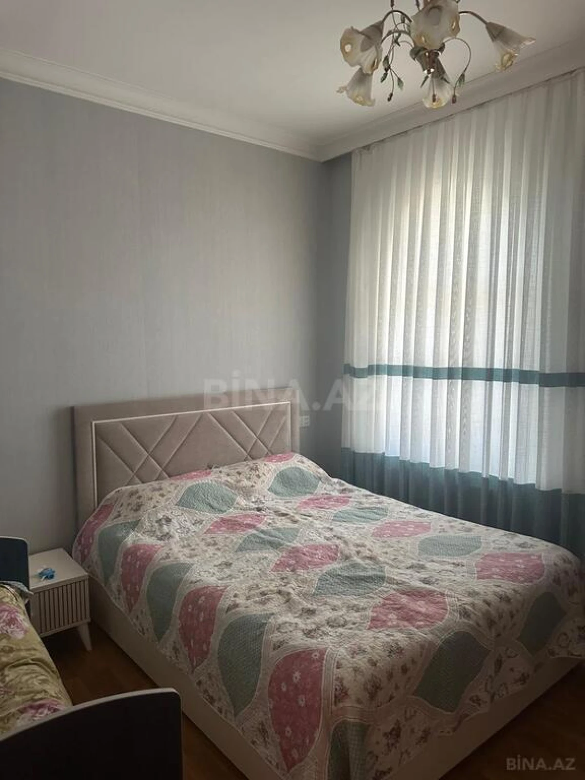Satılır 8 otaqlı həyət evi 400 m²