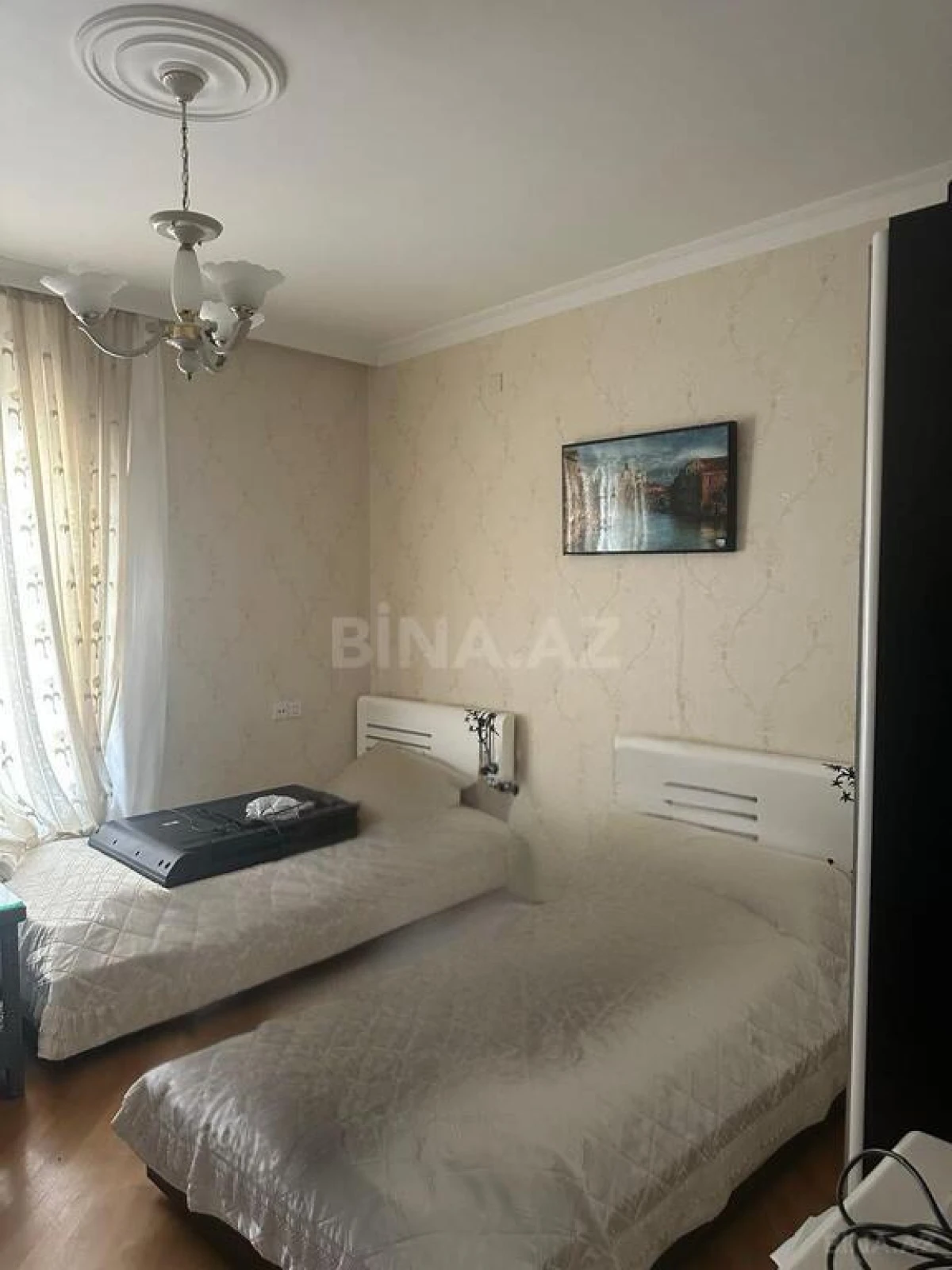 Satılır 8 otaqlı həyət evi 400 m²