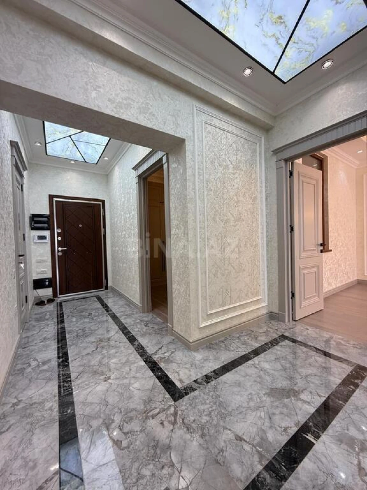 Satılır 2 otaqlı mənzil 95.1 m²