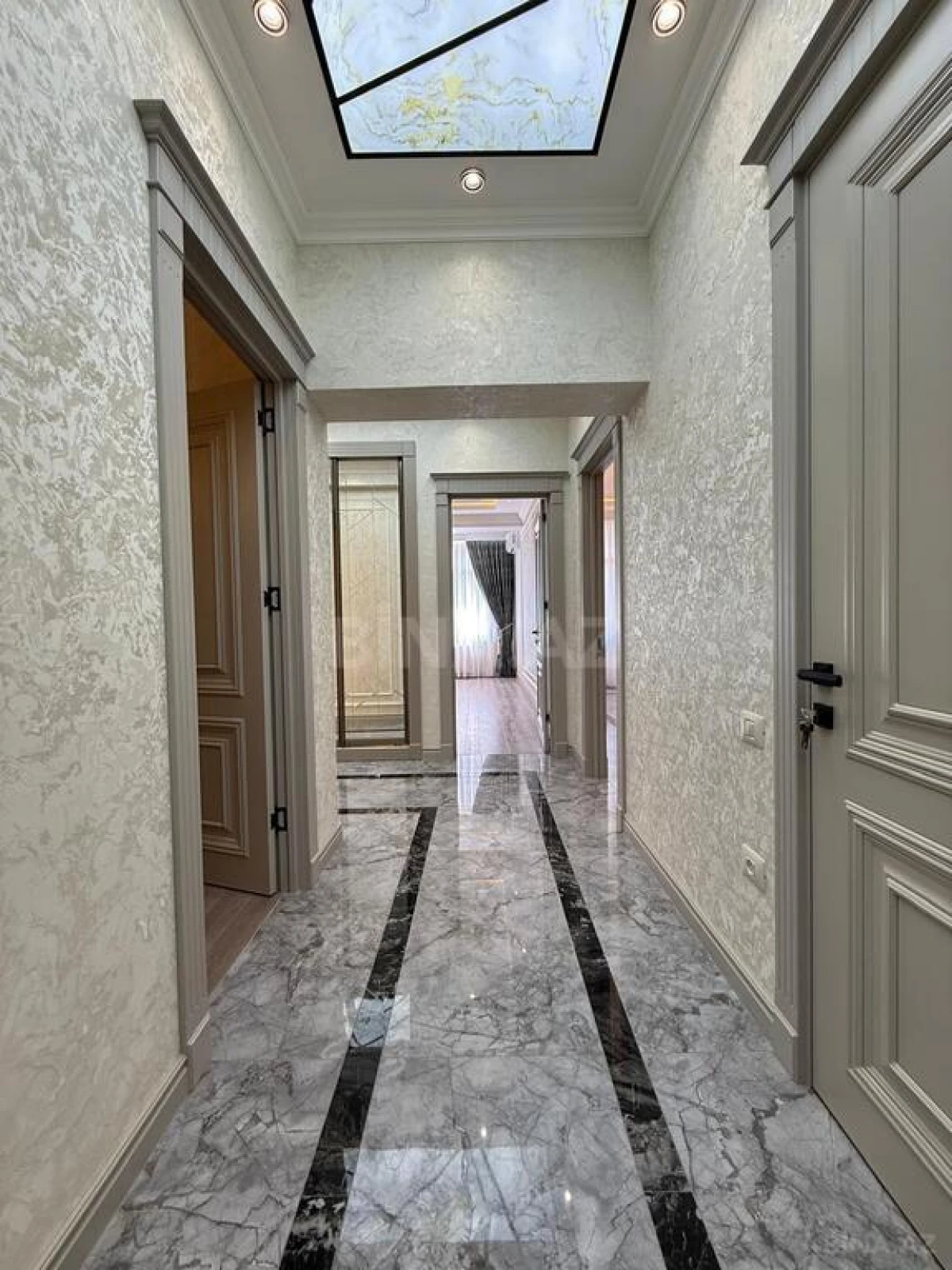 Satılır 2 otaqlı mənzil 95.1 m²