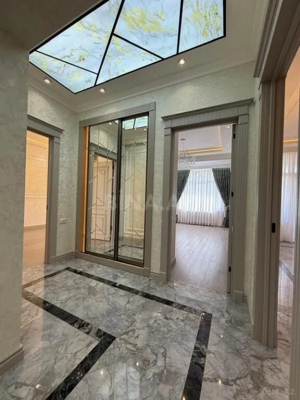 Satılır 2 otaqlı mənzil 95.1 m²