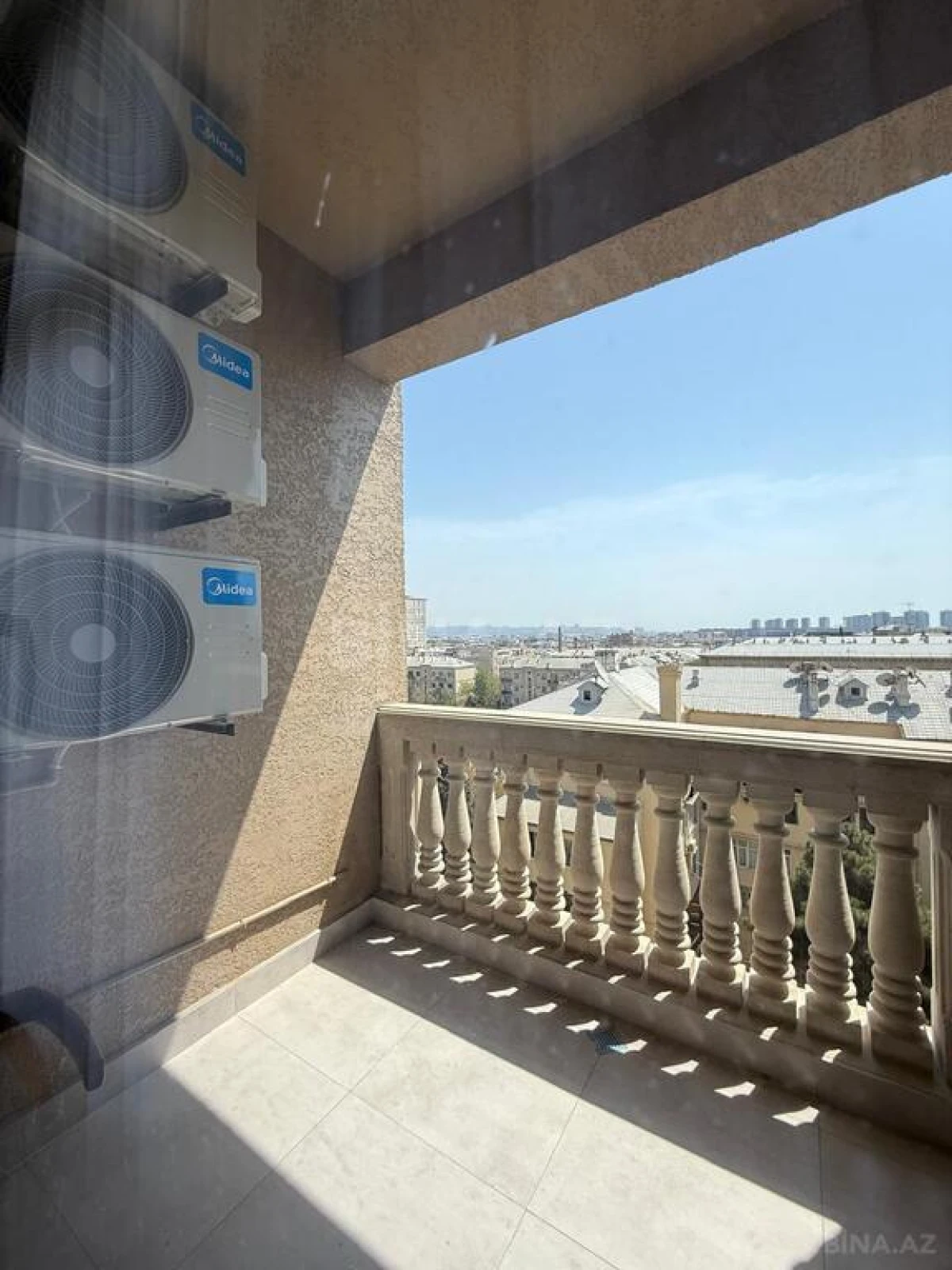 Satılır 2 otaqlı mənzil 95.1 m²
