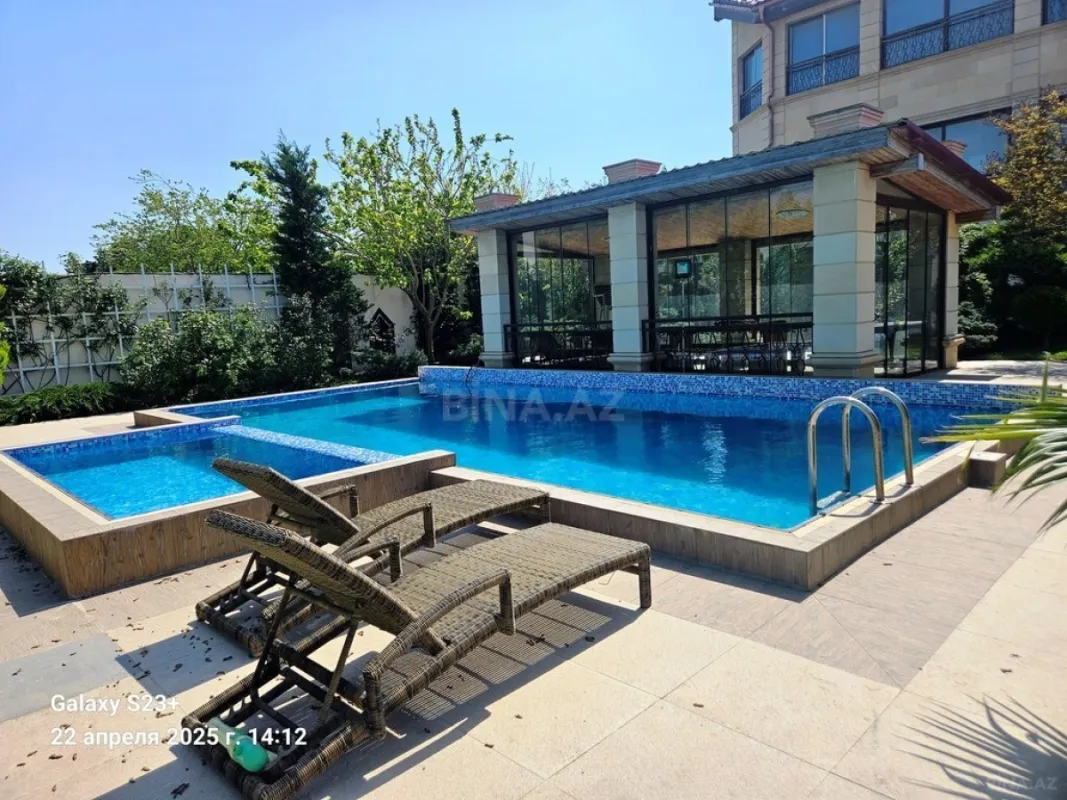 Satılır 5 otaqlı həyət evi 550 m²