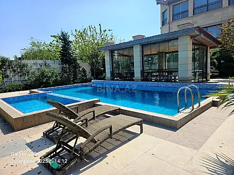 Satılır 5 otaqlı həyət evi 550 m²