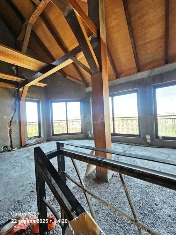 Satılır 5 otaqlı həyət evi 550 m²