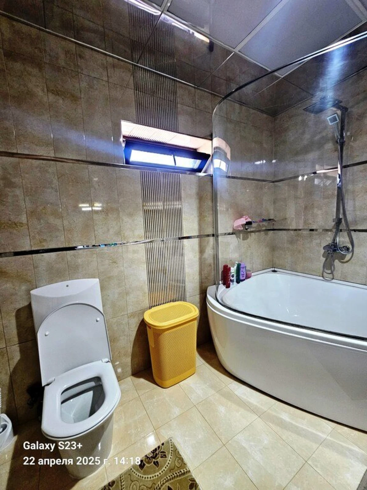 Satılır 5 otaqlı həyət evi 550 m²