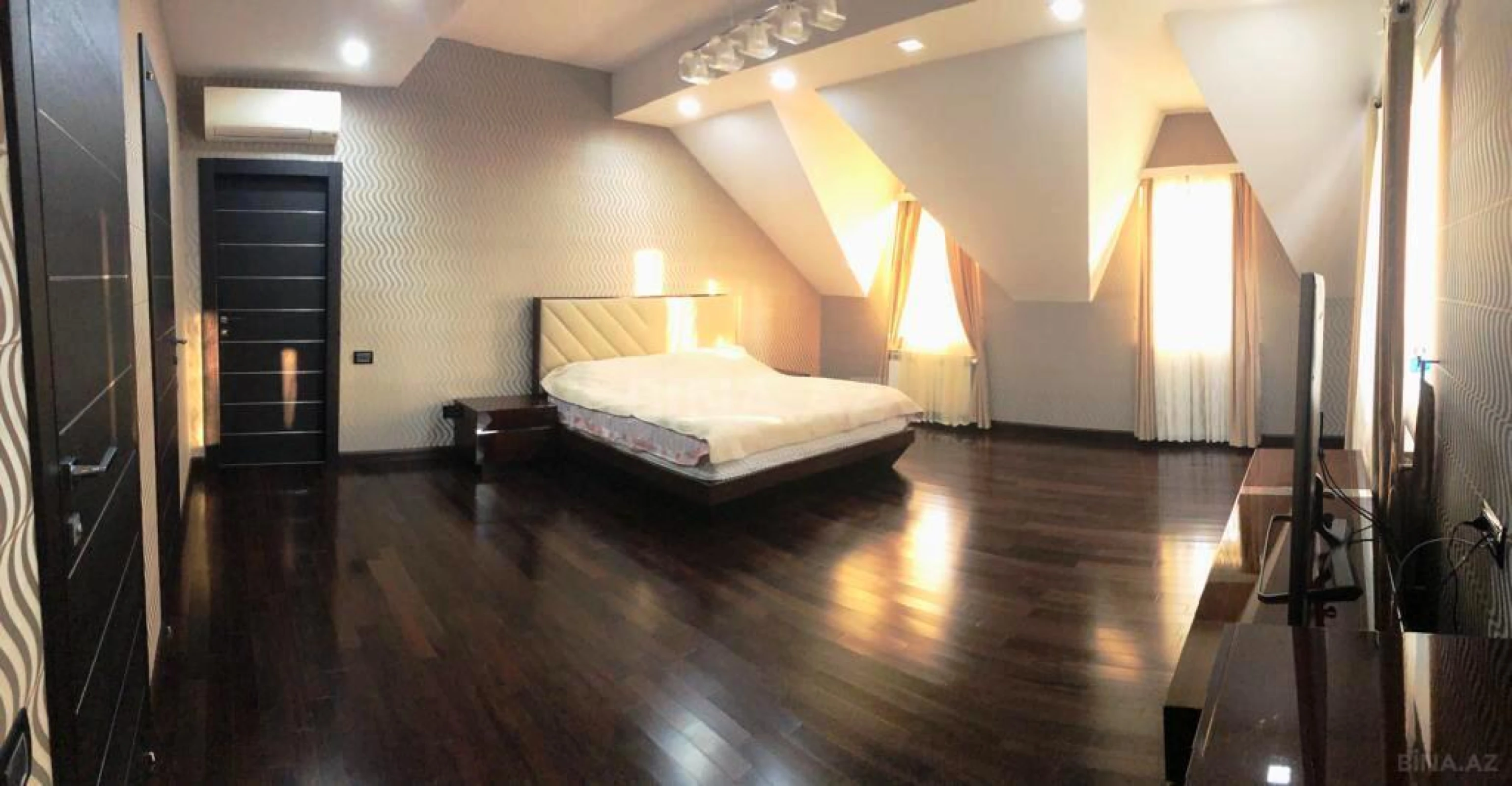 Satılır 5 otaqlı həyət evi 550 m²