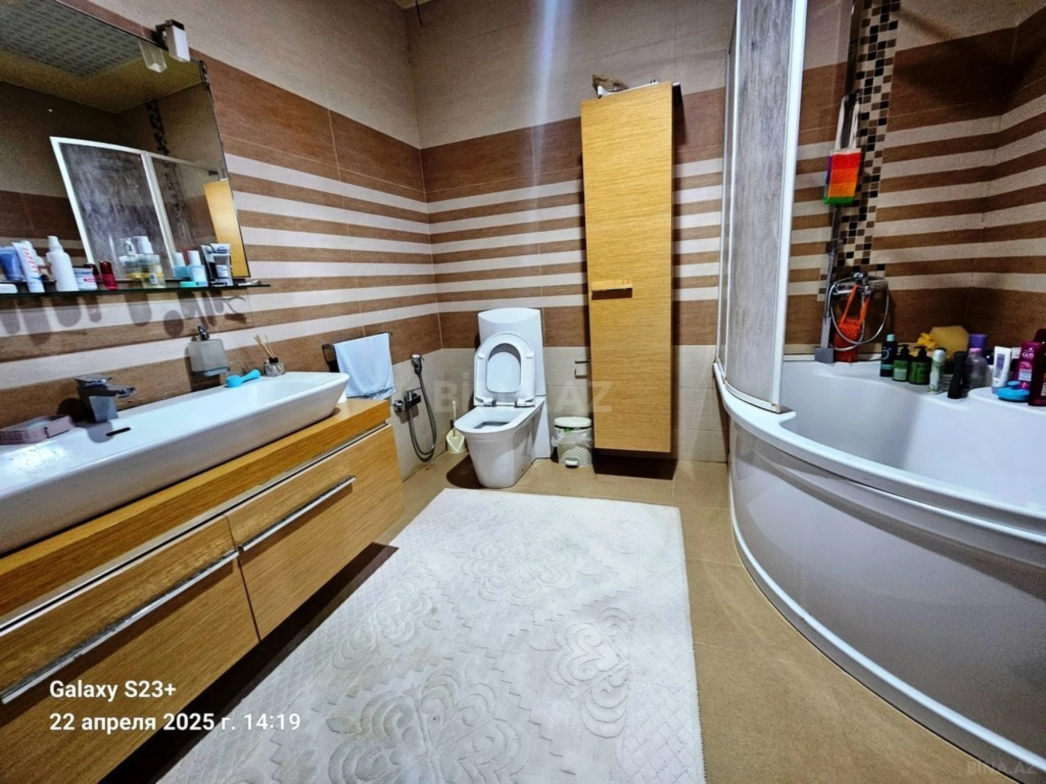 Satılır 5 otaqlı həyət evi 550 m²