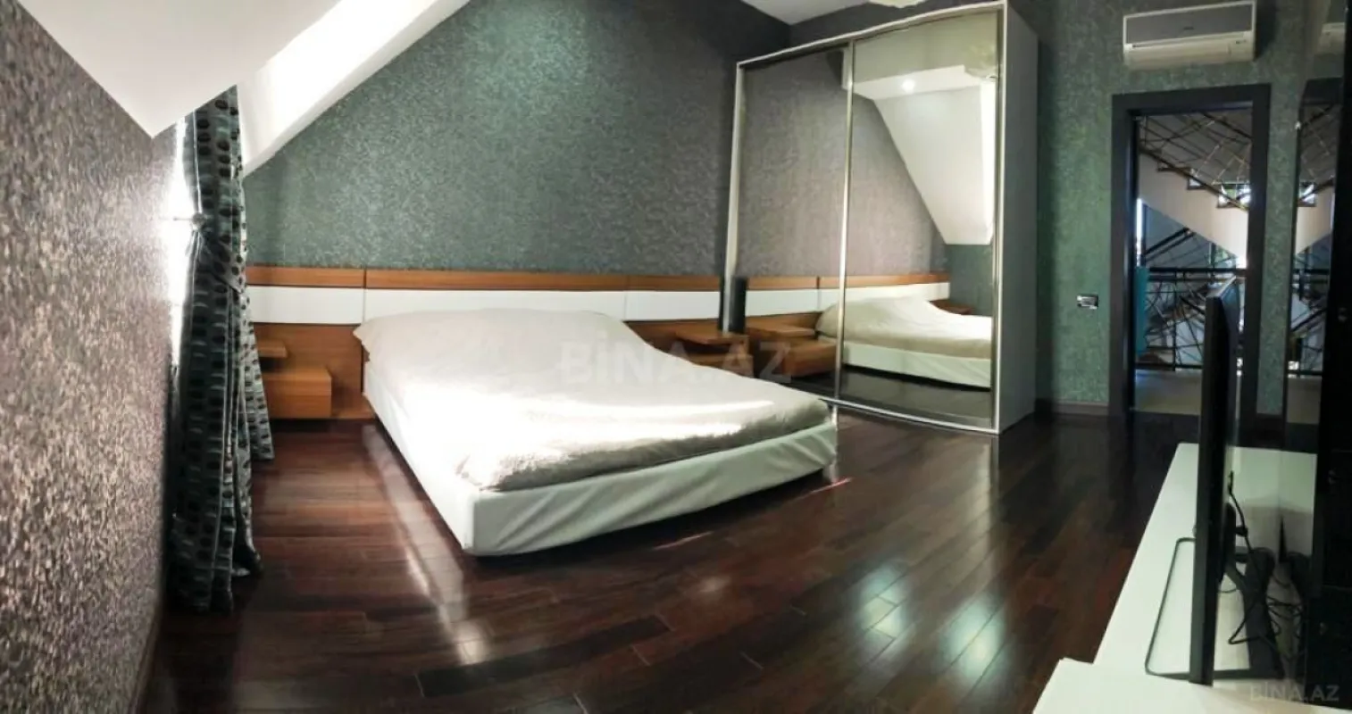 Satılır 5 otaqlı həyət evi 550 m²