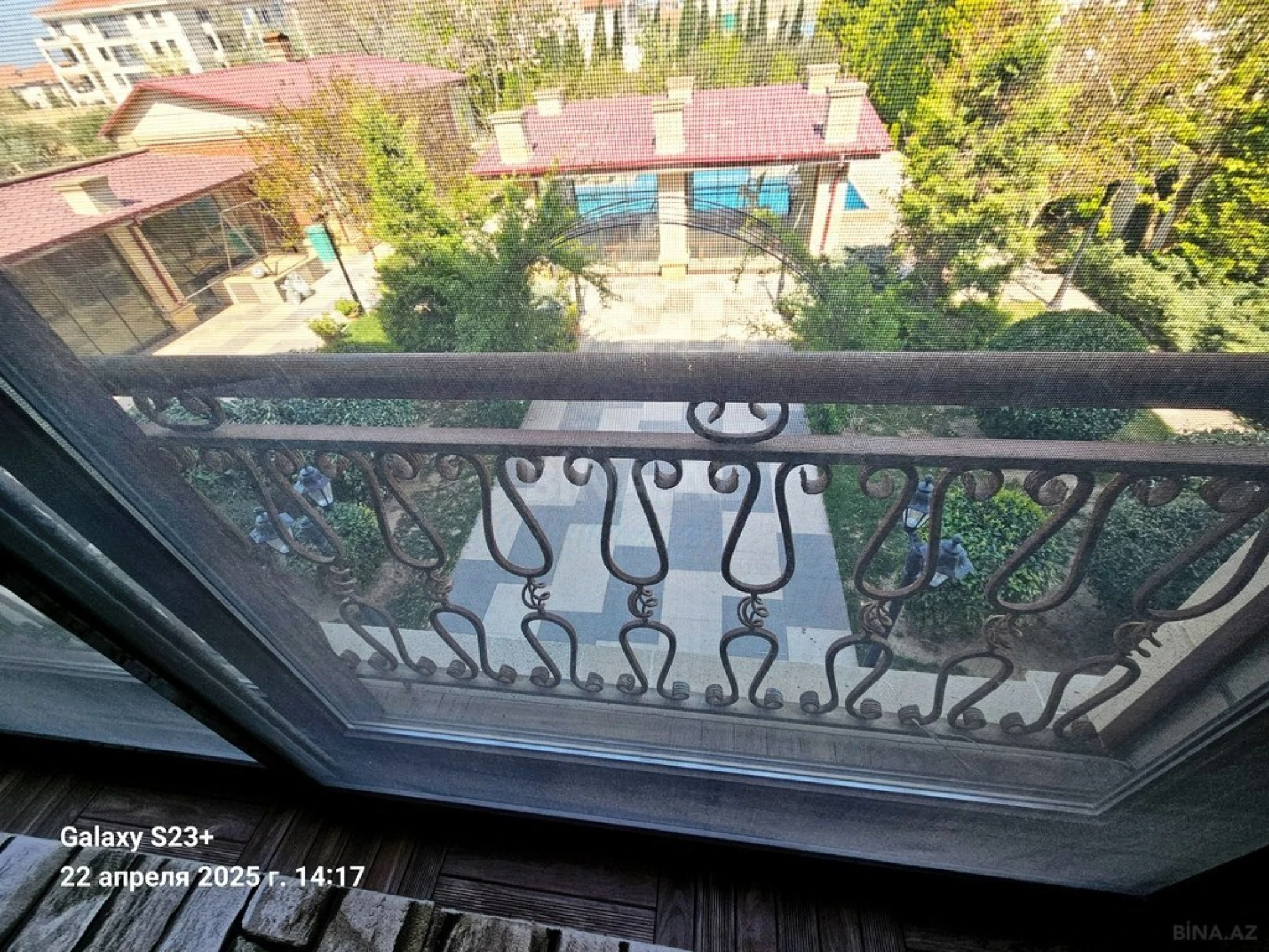 Satılır 5 otaqlı həyət evi 550 m²