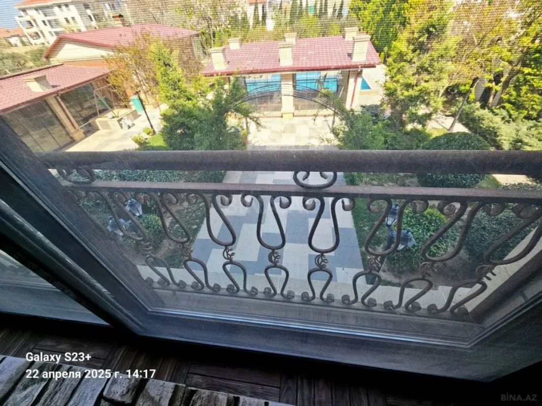 Satılır 5 otaqlı həyət evi 550 m²