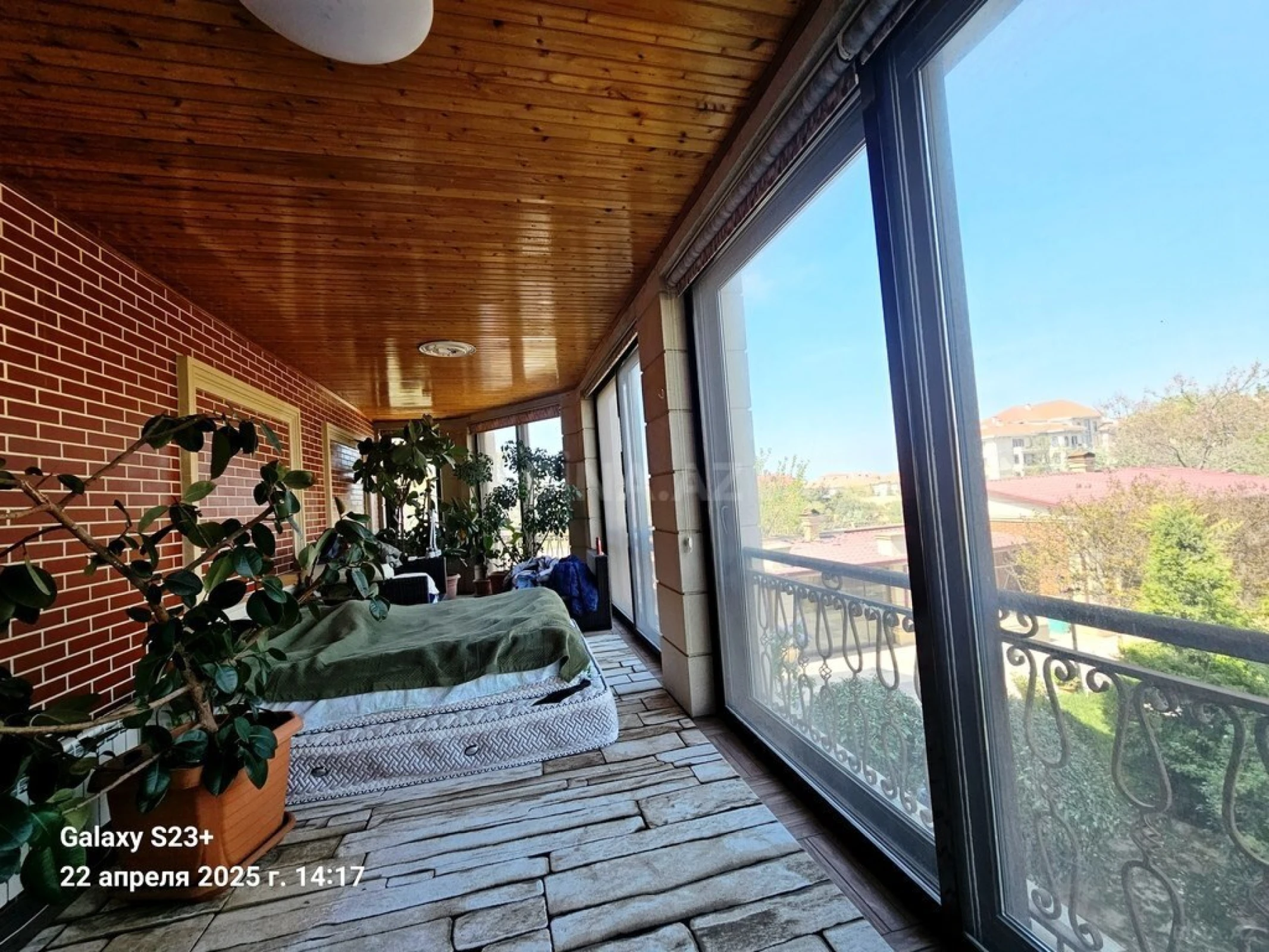 Satılır 5 otaqlı həyət evi 550 m²