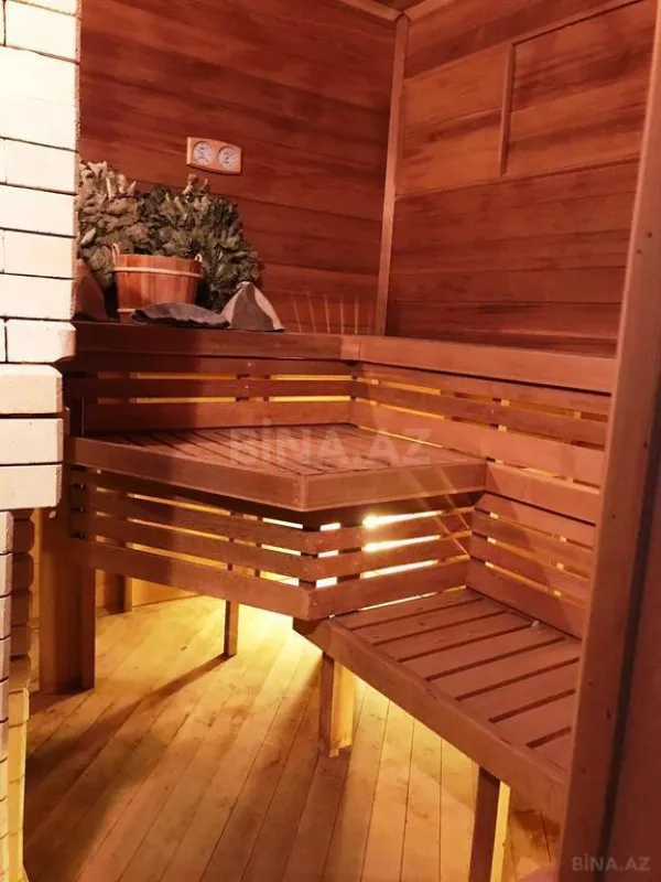 Satılır 5 otaqlı həyət evi 550 m²