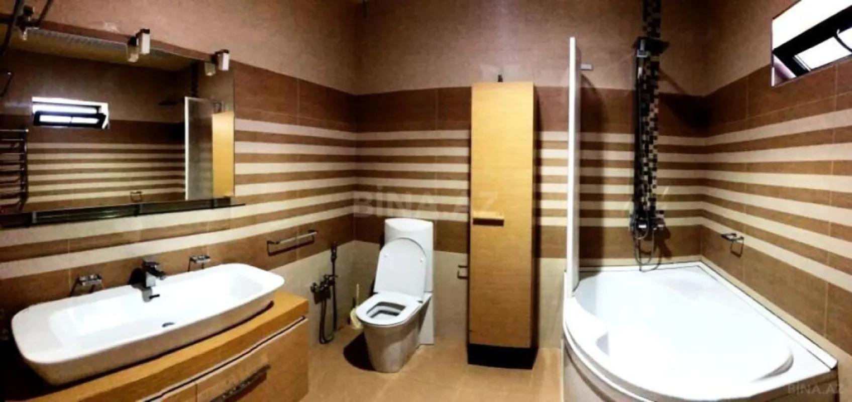 Satılır 5 otaqlı həyət evi 550 m²