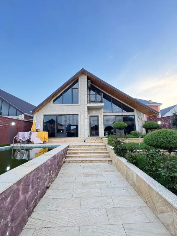 Satılır 5 otaqlı həyət evi 140 m²