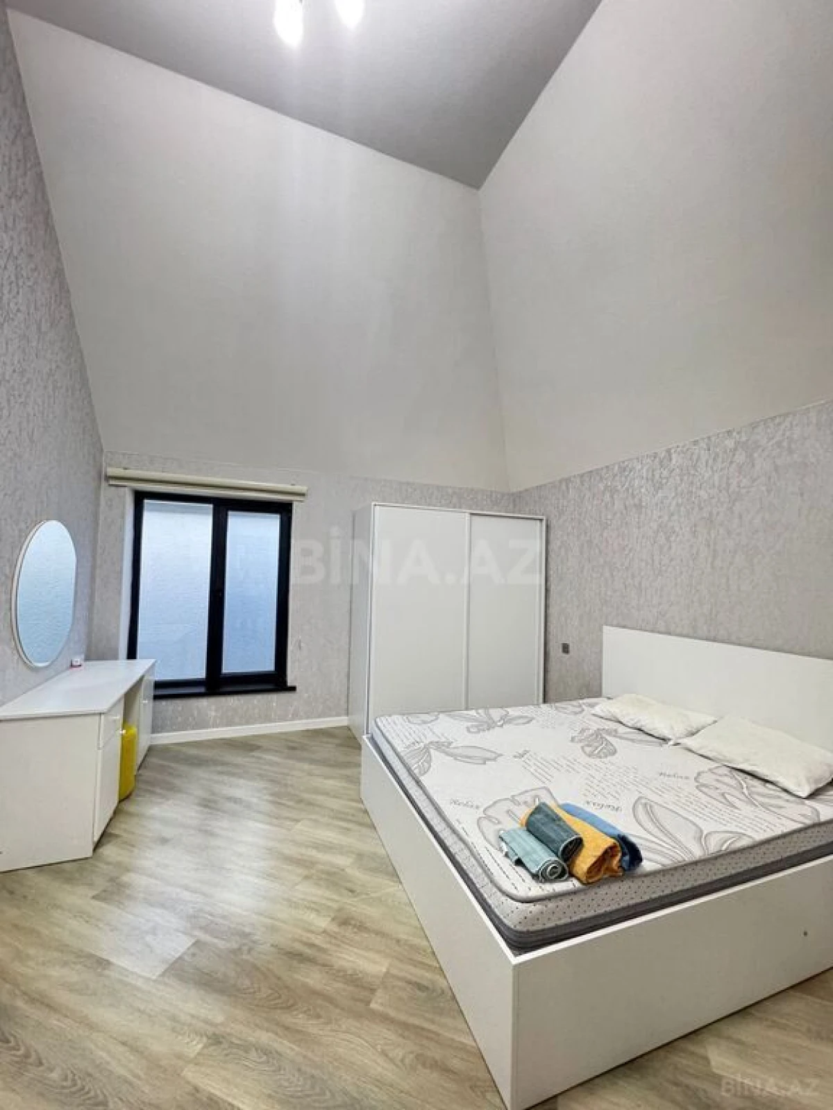 Satılır 5 otaqlı həyət evi 140 m²