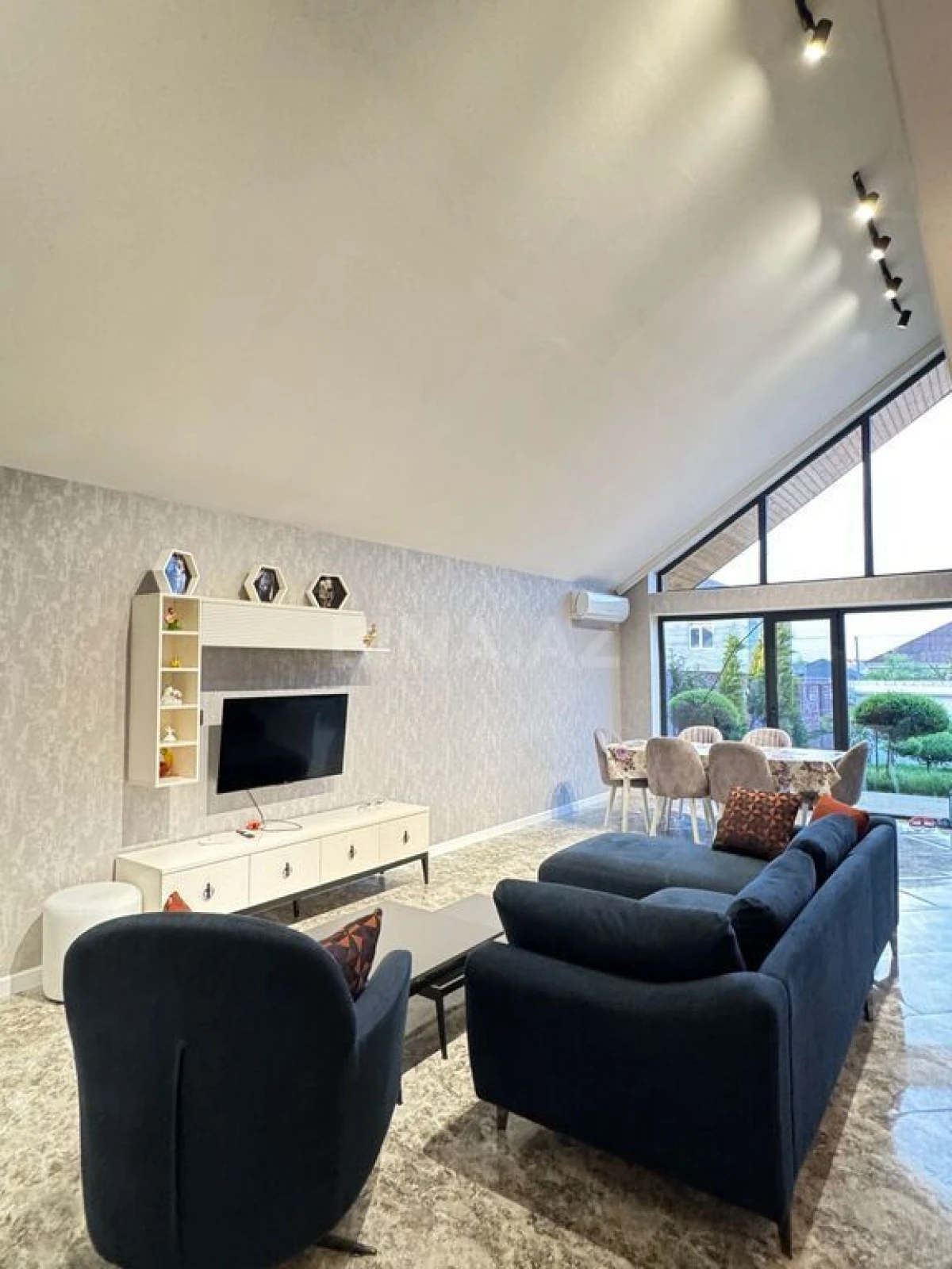 Satılır 5 otaqlı həyət evi 140 m²