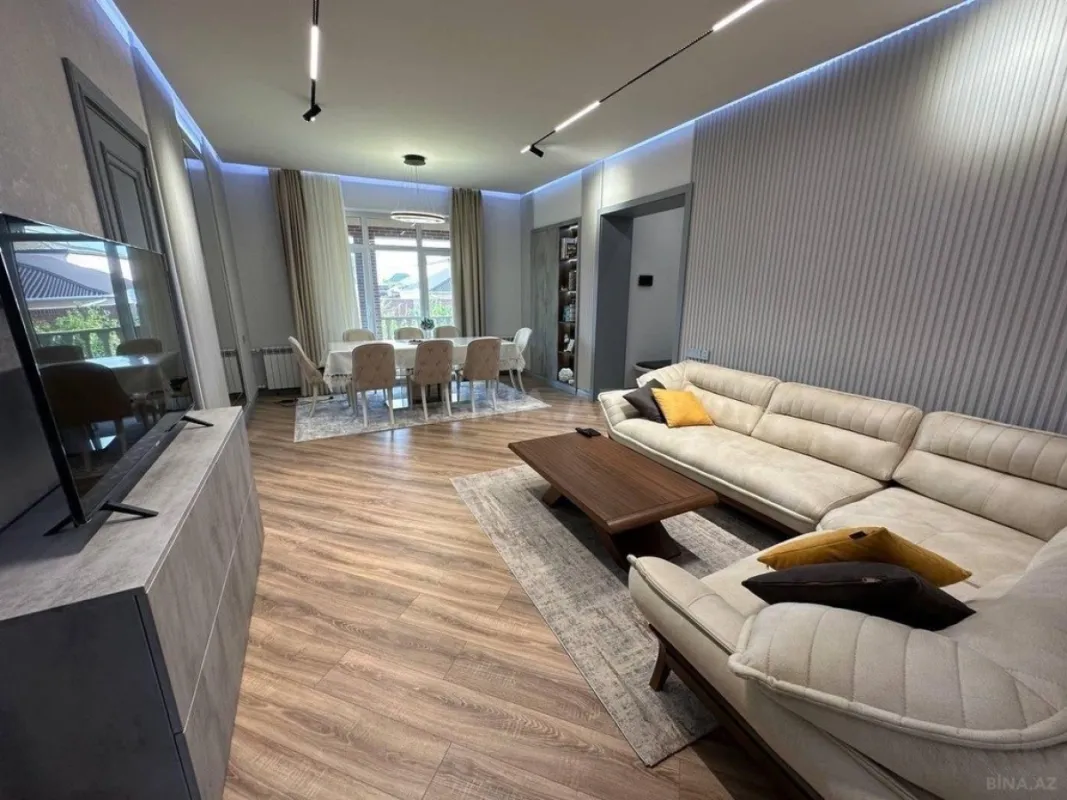 Satılır 4 otaqlı həyət evi 240 m²