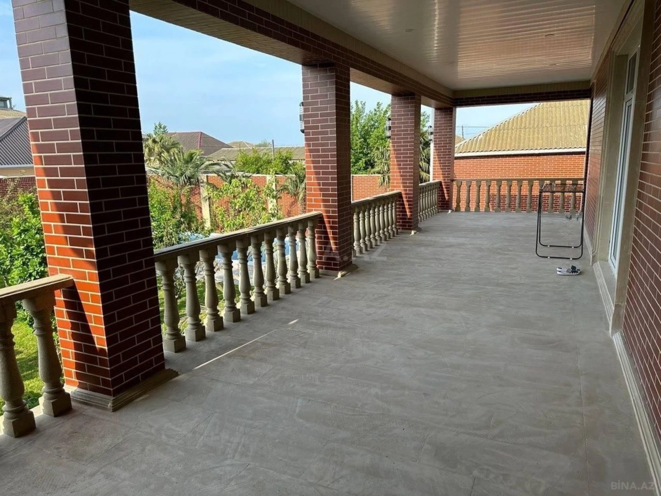 Satılır 4 otaqlı həyət evi 240 m²