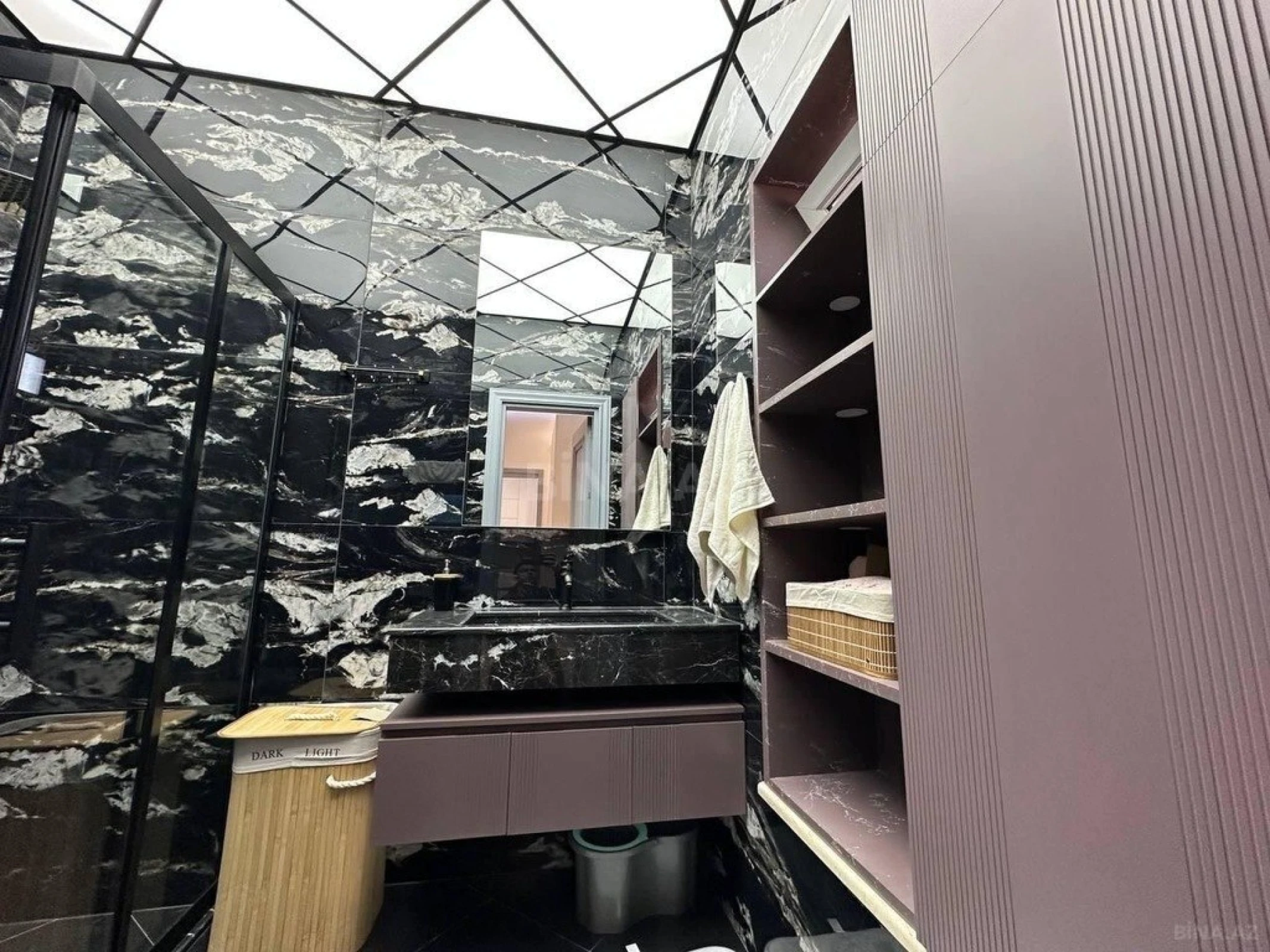 Satılır 4 otaqlı həyət evi 240 m²