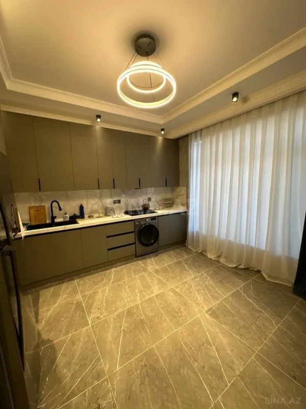 Kirayə verilir 4 otaqlı həyət evi 240 m²