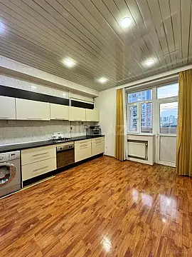 Kirayə verilir 3 otaqlı mənzil 120 m²