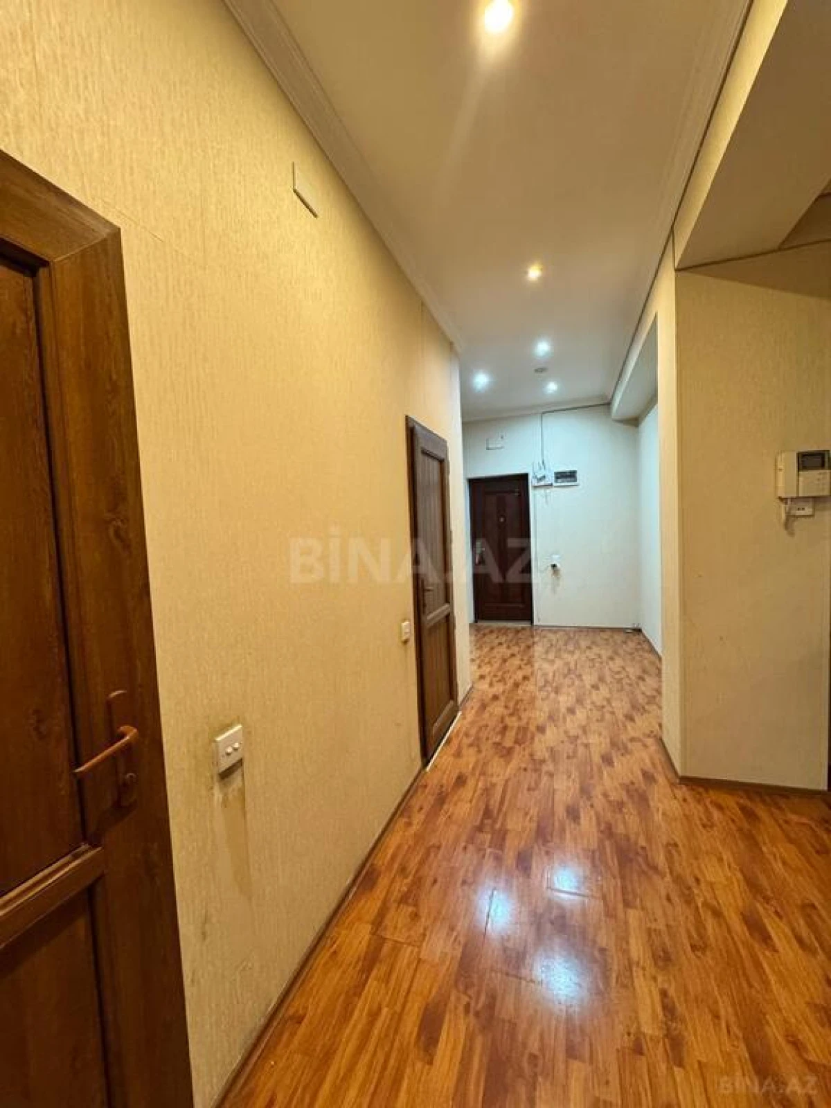 Kirayə verilir 3 otaqlı mənzil 120 m²