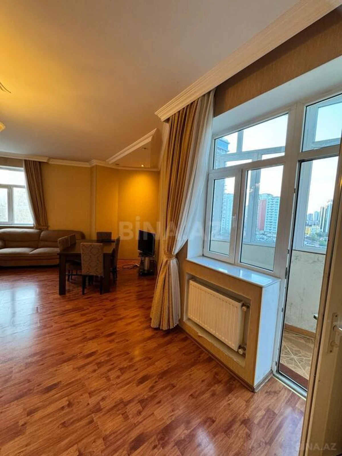 Kirayə verilir 3 otaqlı mənzil 120 m²