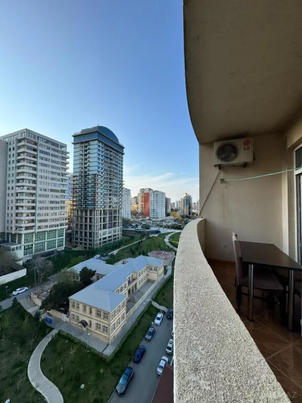 Kirayə verilir 3 otaqlı mənzil 120 m²