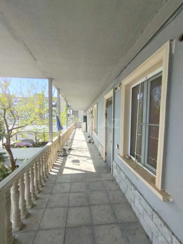 Satılır 16 otaqlı həyət evi 1000 m²