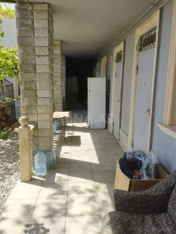 Satılır 16 otaqlı həyət evi 1000 m²