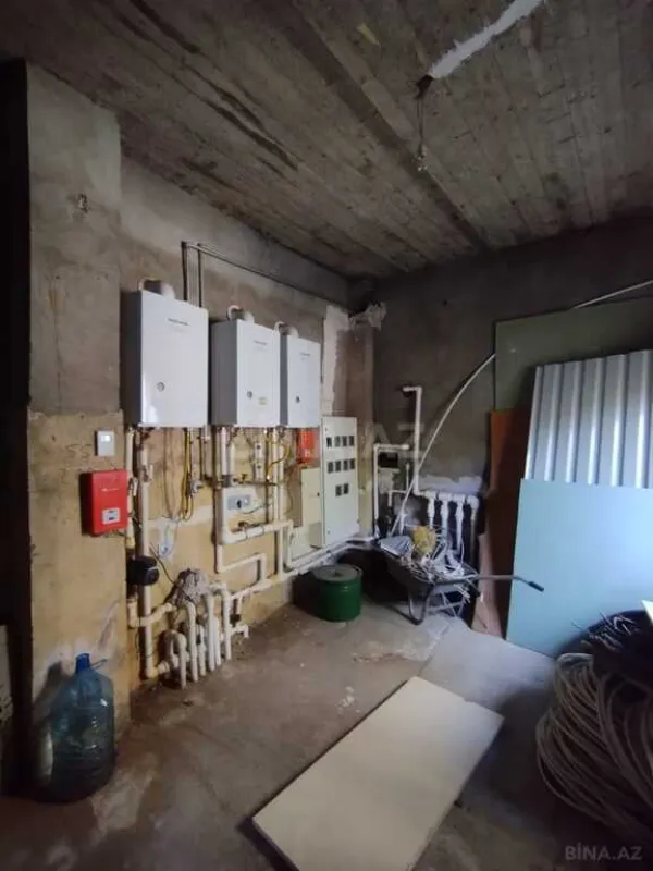 Satılır 16 otaqlı həyət evi 1000 m²