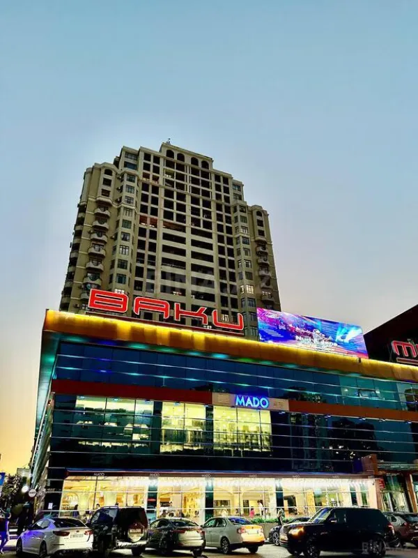 Satılır 3 otaqlı mənzil 137 m²