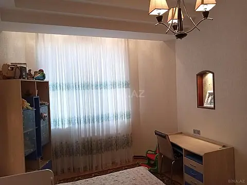 Satılır 3 otaqlı mənzil 137 m²