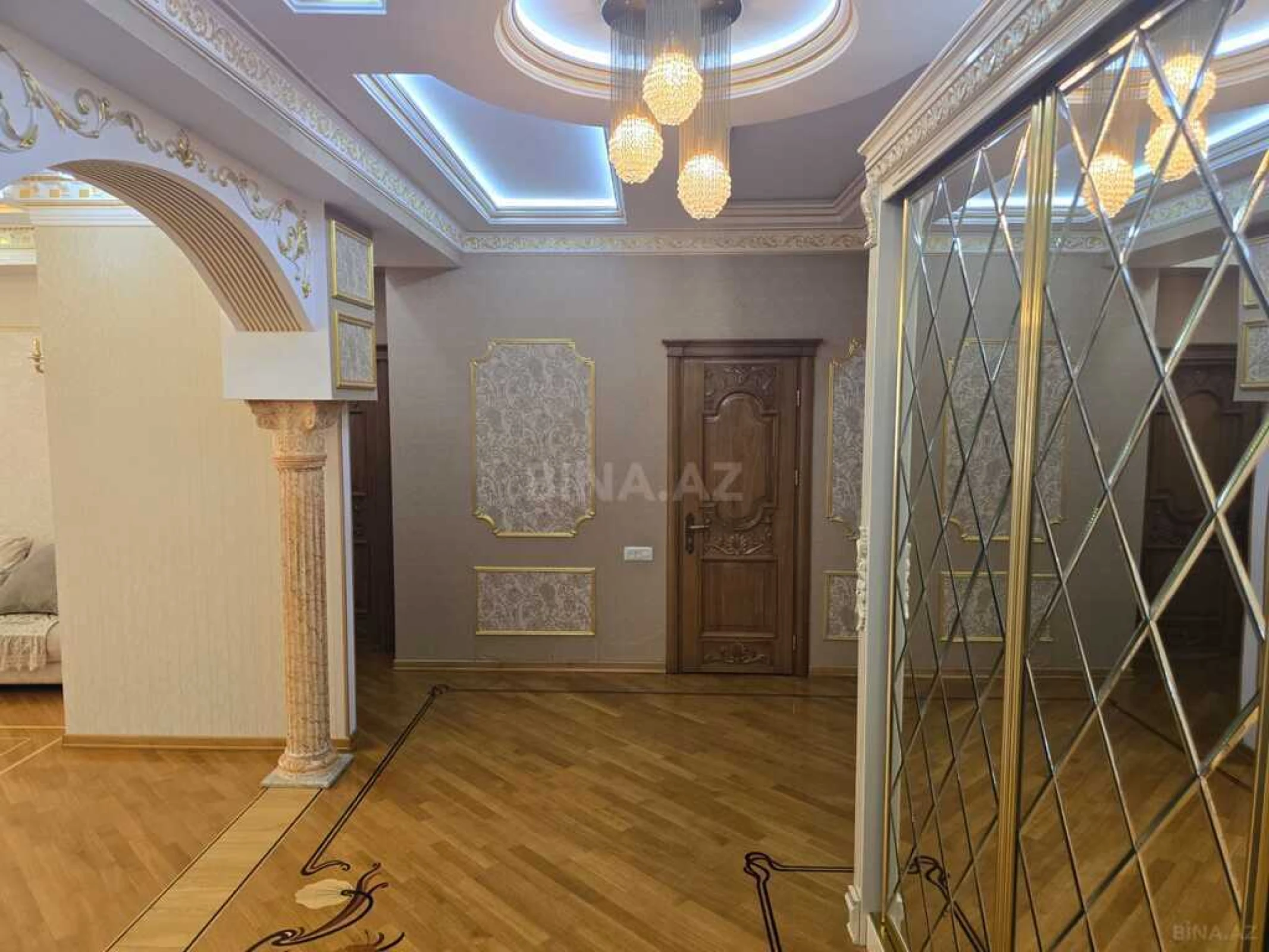 Kirayə verilir 4 otaqlı mənzil 180 m²