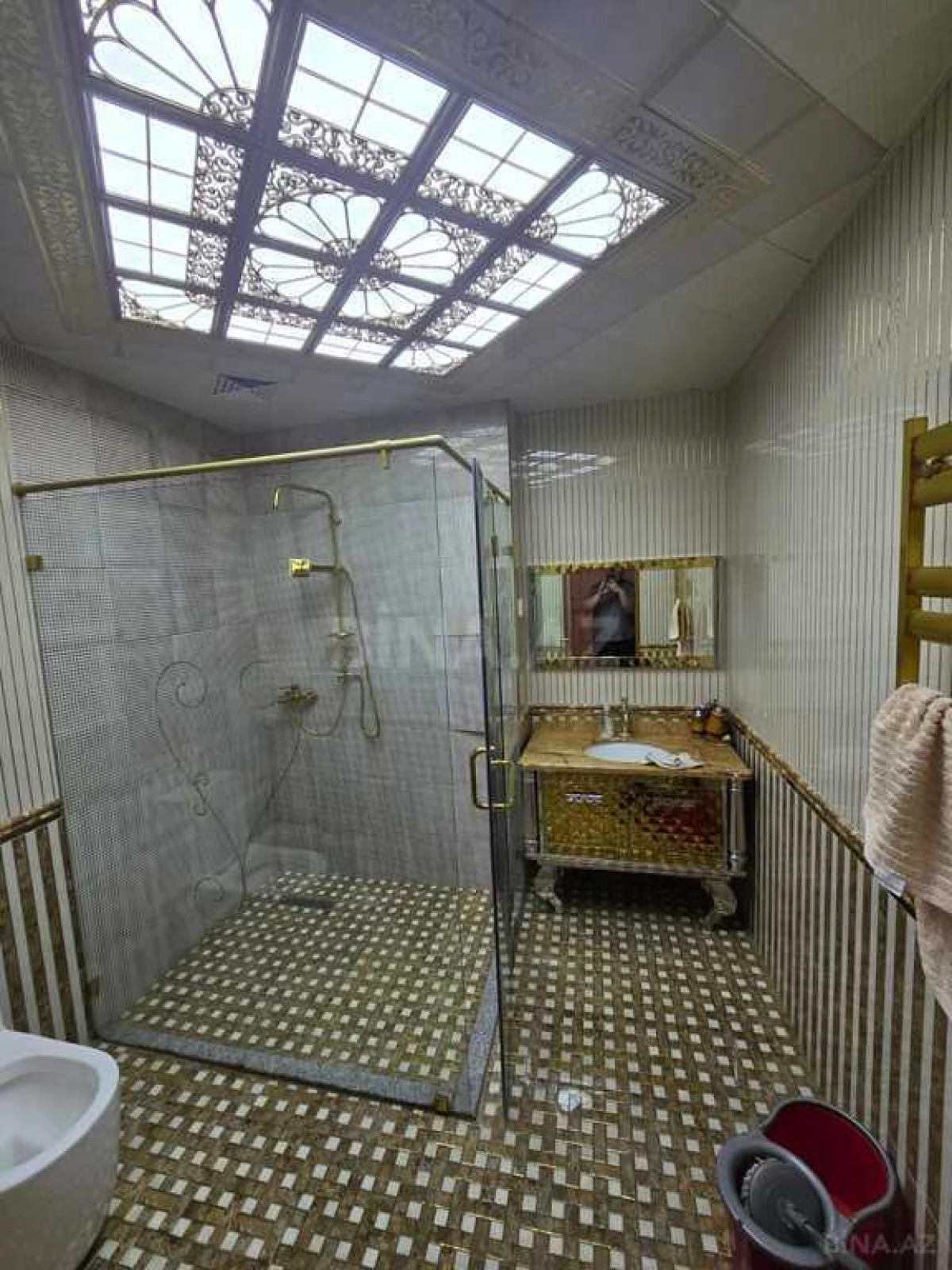 Kirayə verilir 4 otaqlı mənzil 180 m²