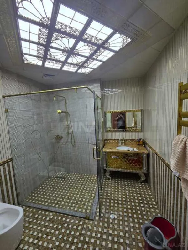 Kirayə verilir 4 otaqlı mənzil 180 m²