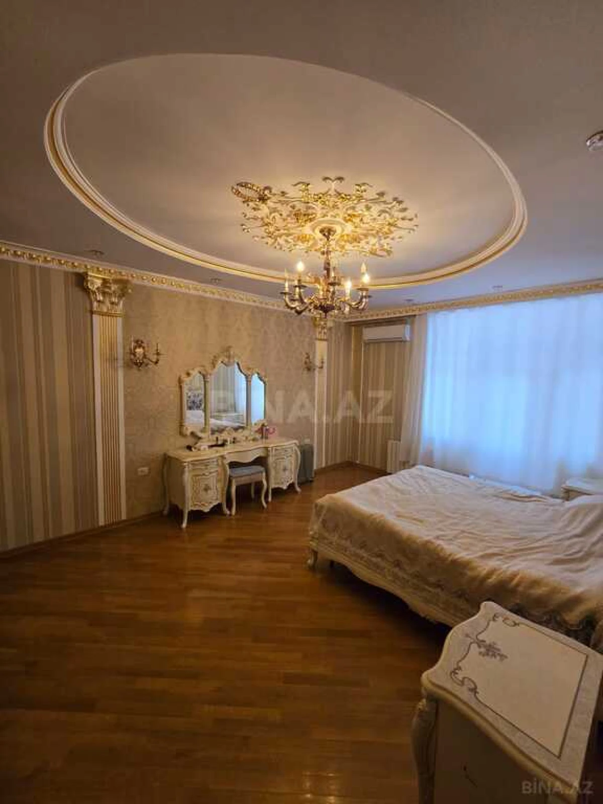 Kirayə verilir 4 otaqlı mənzil 180 m²